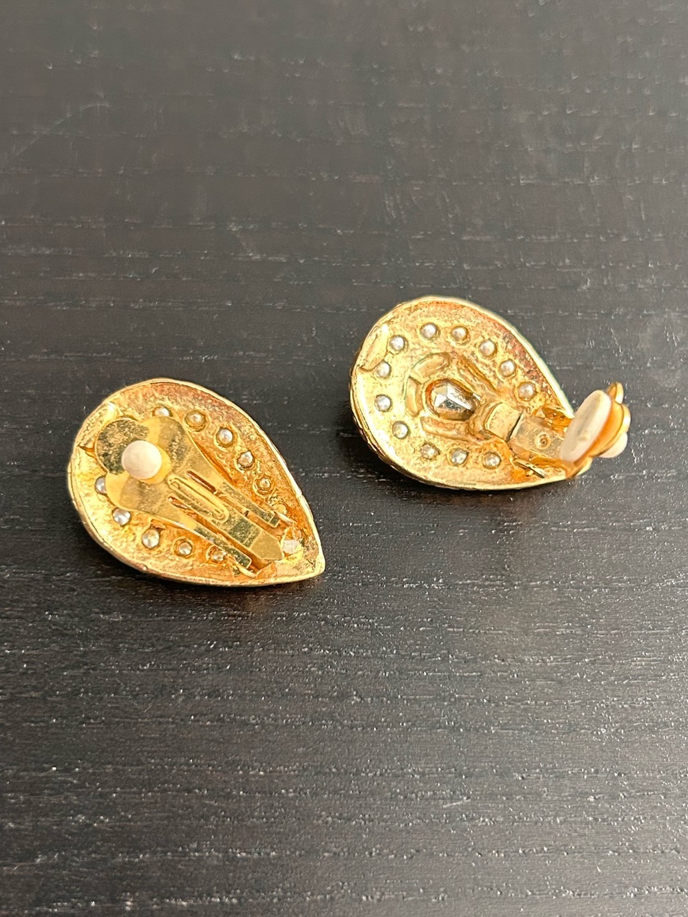 Gold-tone Teardrop Faux Pearl Earrings with Vibrant Teal Crystal Stone Vintage! - Picture 7 of 9